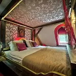 The Oak - Freedom For The Soul Apartment